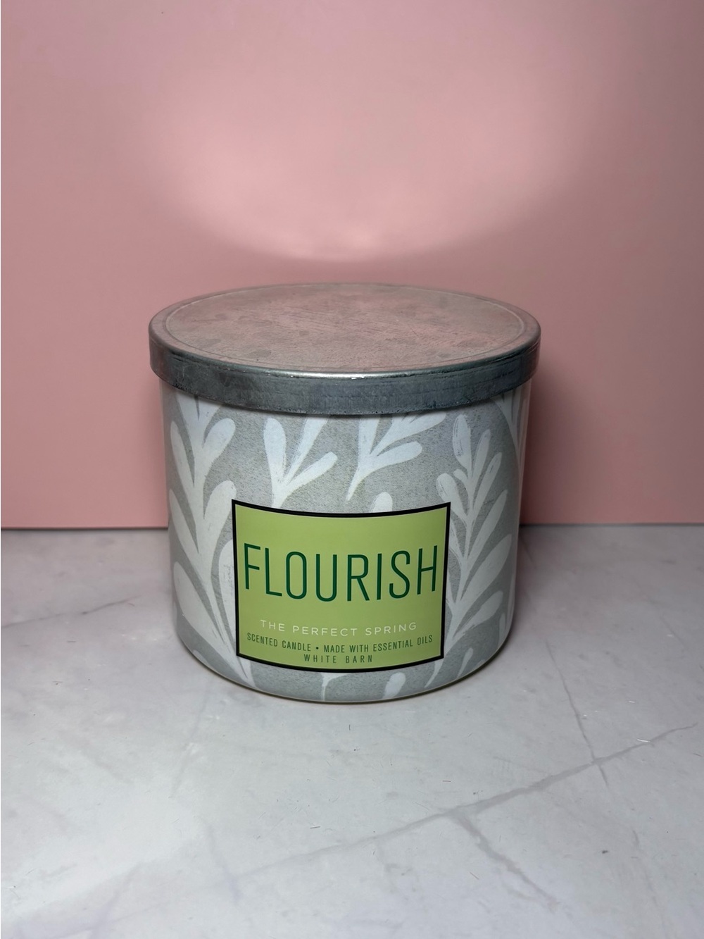 🌿 White Barn Flourish The Perfect Spring Scented 3-wick Candle